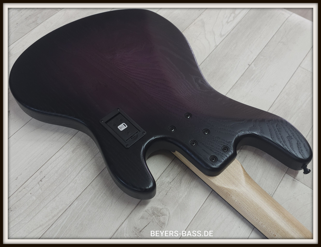 Sandberg California II TM4 Ebony, Open Pore Violetburst, Lefthand